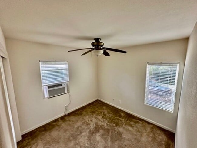 Building Photo - 326 Chamberlain Ave