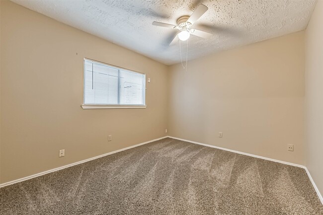 Building Photo - 745 Otter Creek Dr