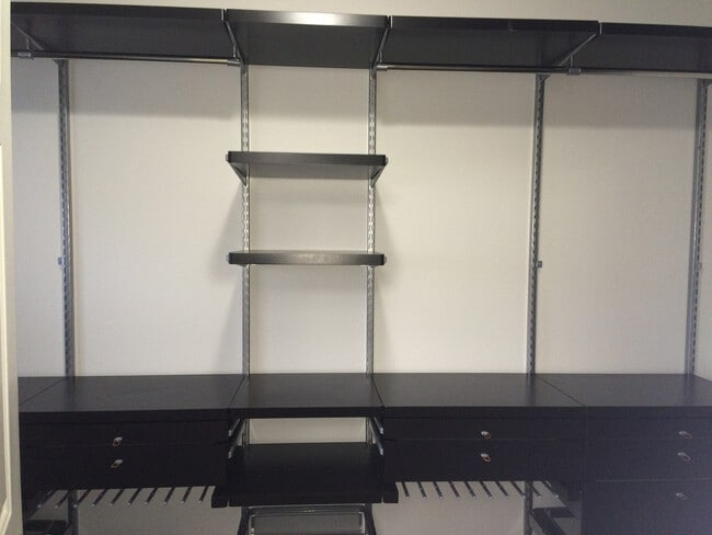 Building Photo - Large Home for Rent in Sage Point Service Area