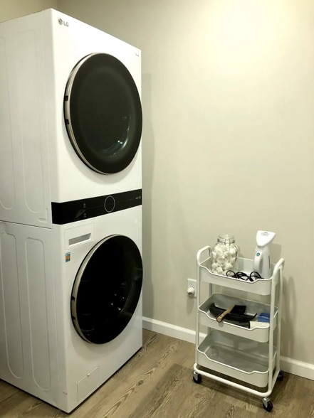 Building Photo - 624 W Main St