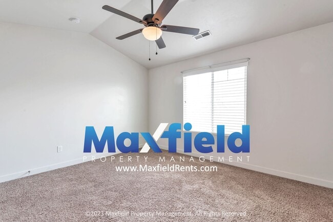 Building Photo - Pet Friendly - Draper Townhome 3 BD 3 BA 2...