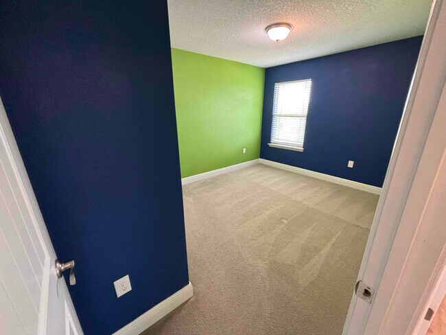 Building Photo - 5747 Periwinkle Ln