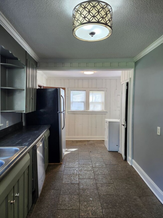 Building Photo - Wonderful 2 Bedroom 1 Bath home in Hixson, TN