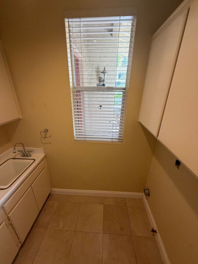 Building Photo - 5349 Forecastle Ct