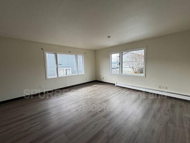 Building Photo - 138 N Klevin St