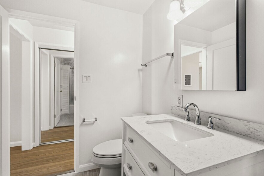 Building Photo - 52 Panoramic Way