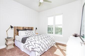 Building Photo - 2712 S 5th St