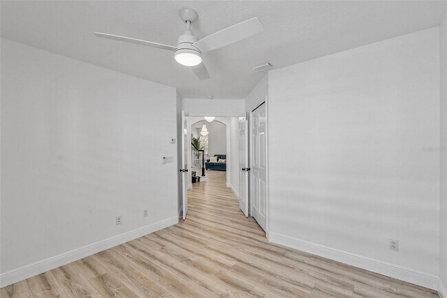 Building Photo - Stunning Custom Rental in Gated 55+ Royal ...