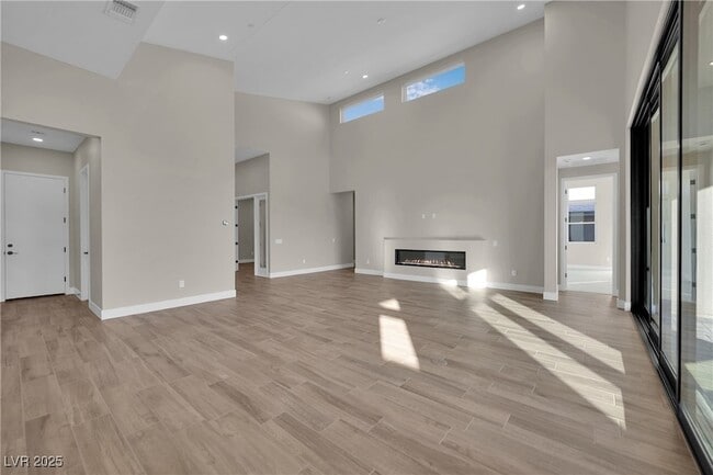 Building Photo - 11079 Rolling Vista Dr