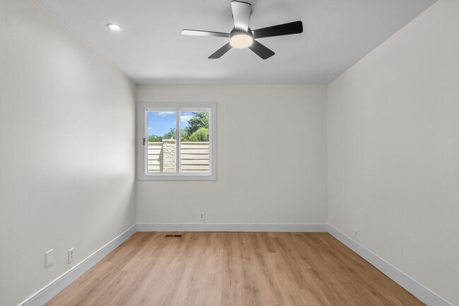 Building Photo - Totally renovated open concept with vaulted ceilings