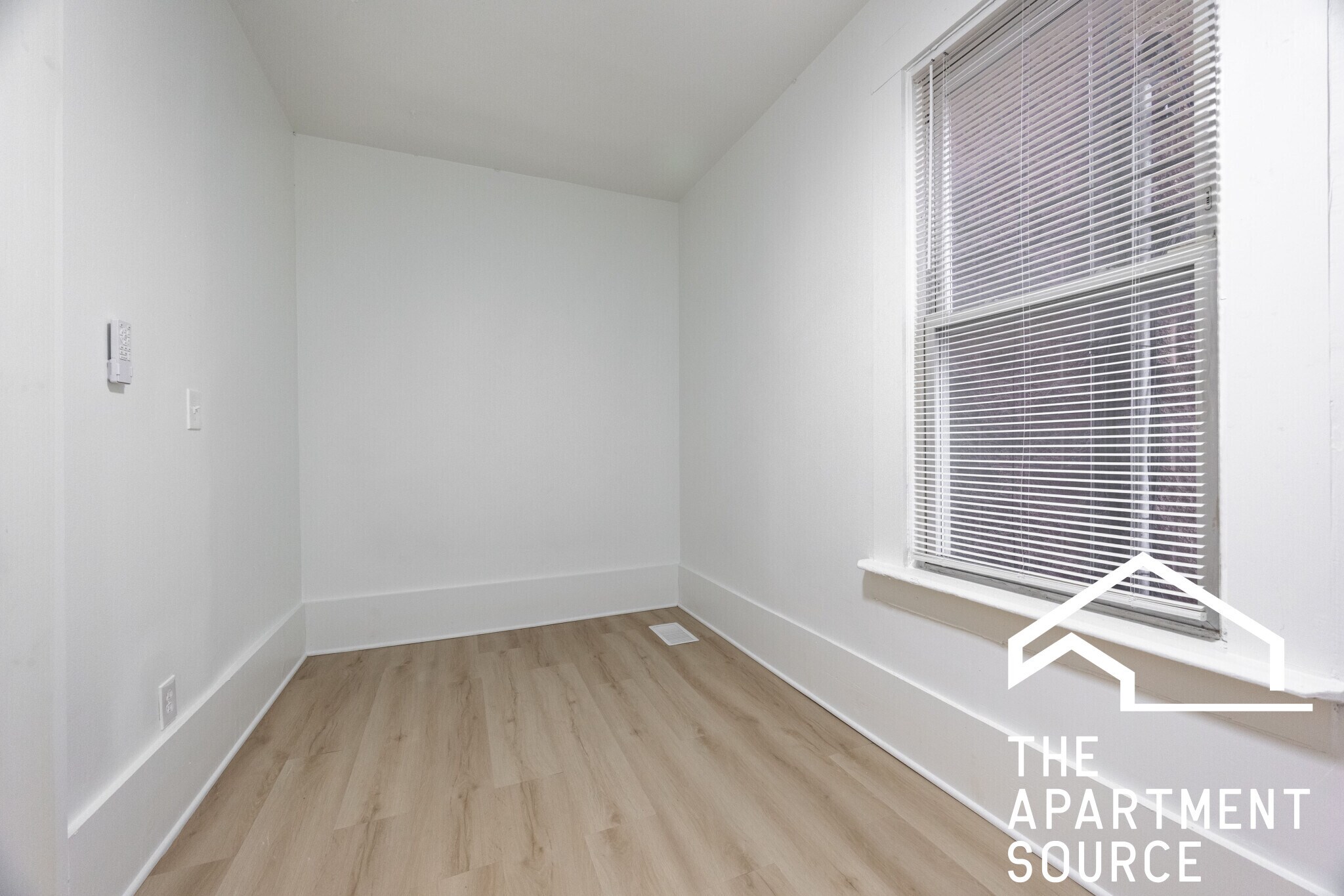 Building Photo - 2301 N Leavitt St