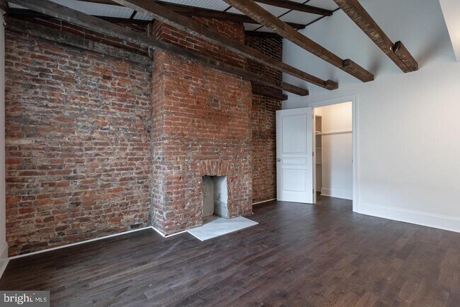 Building Photo - 130 W Laurel St