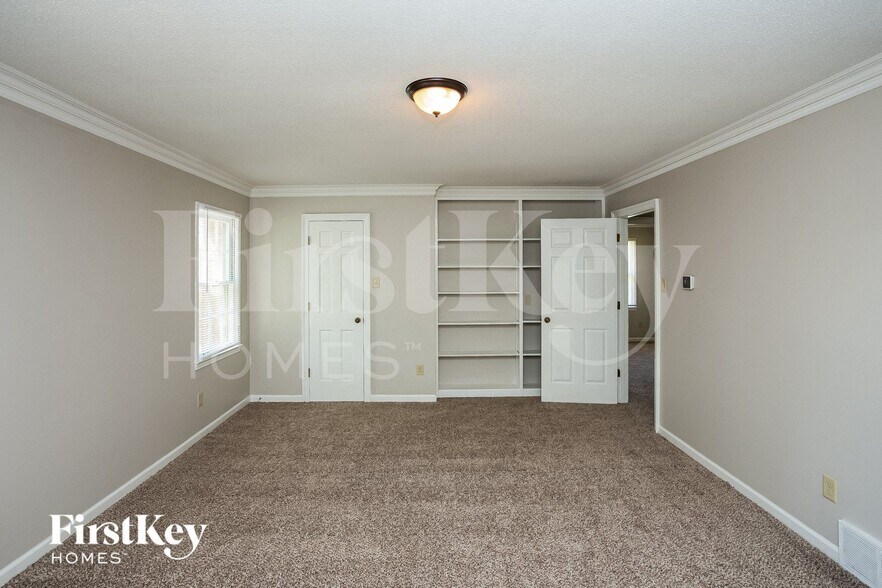 Building Photo - 6991 Dashwood Dr