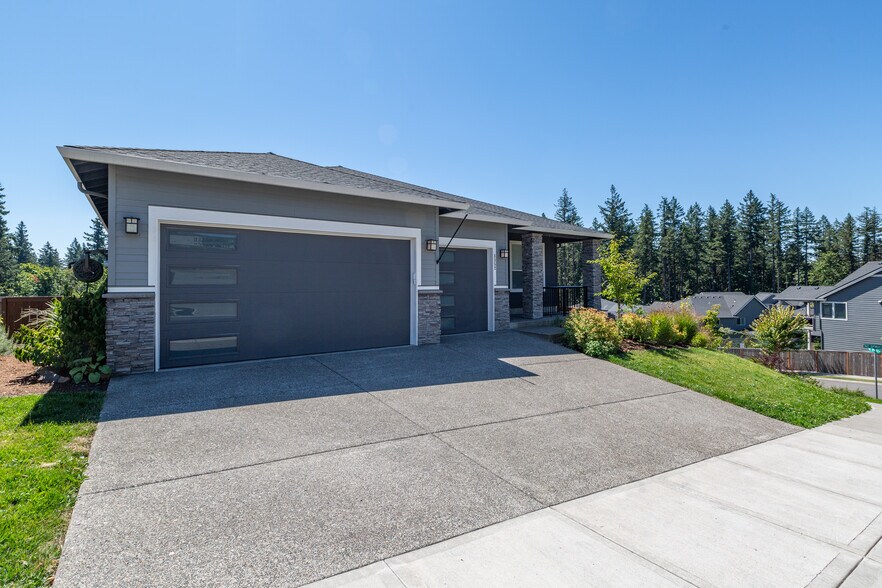 Driveway - 3352 NE Spruce Dr