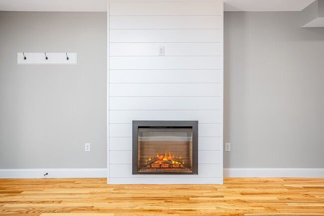 Building Photo - 27 Milton St