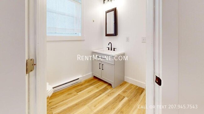 Building Photo - 167 Kennebec Rd