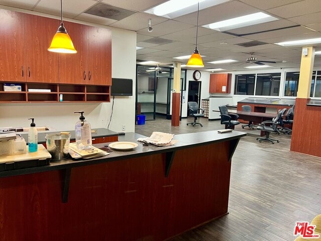 Building Photo - 7353 Canoga Ave