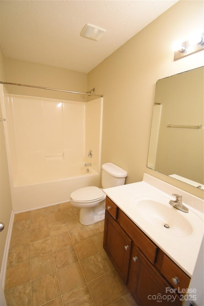 Building Photo - 7704 Aragorn Ln