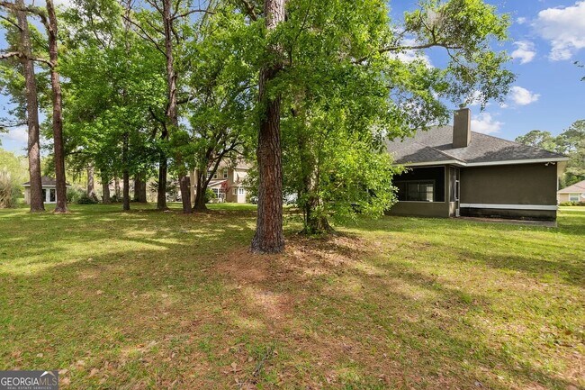 Building Photo - 124 Deerwood Village Dr