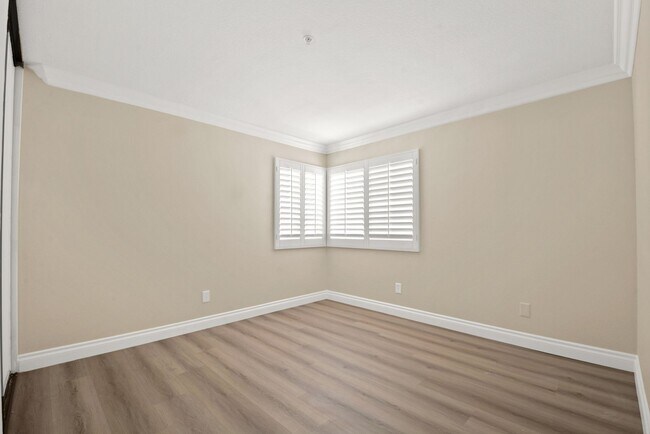 Building Photo - Stunning 4BR/3BA in Central Park Featuring Main-Level Bedroom & Bath!