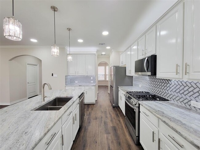 Building Photo - 21422 Beverly Chase Dr