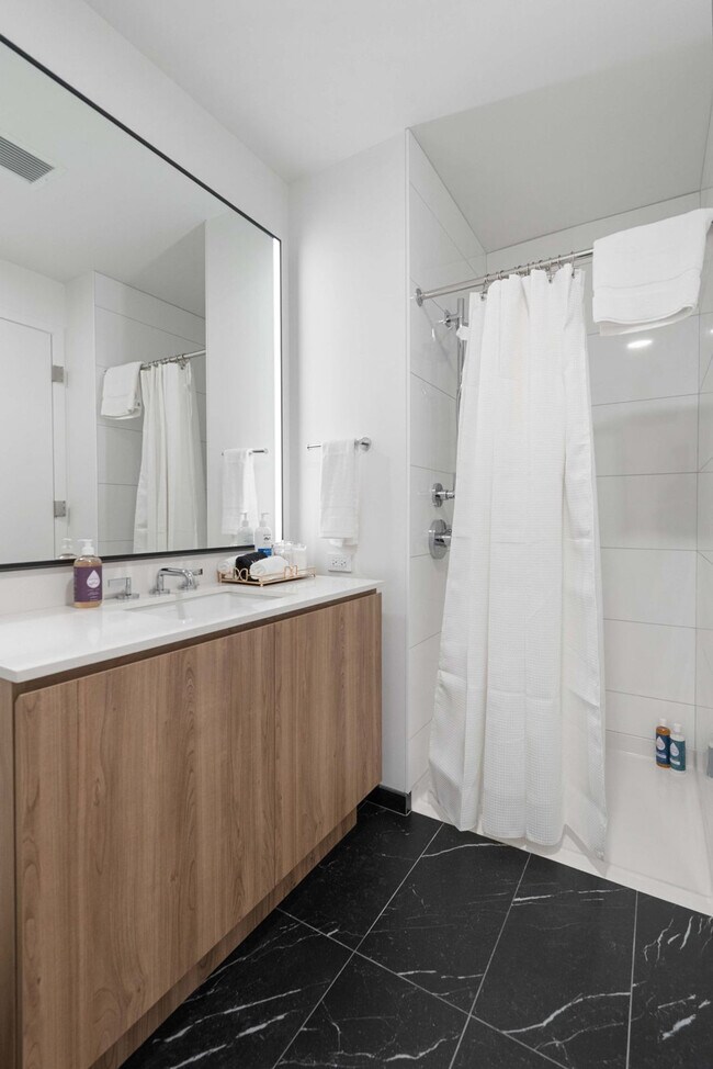 Building Photo - 1000 S Michigan Ave