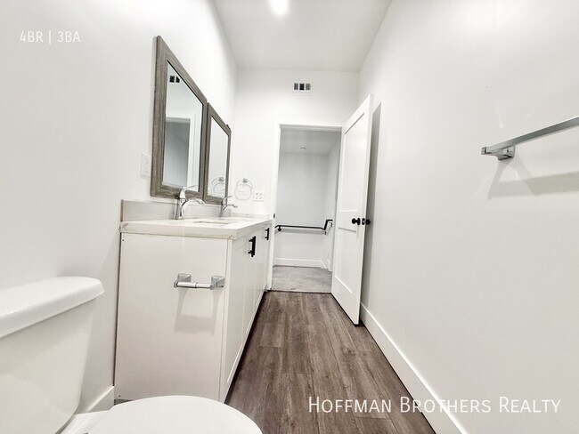 Building Photo - 6905 Ben Ave