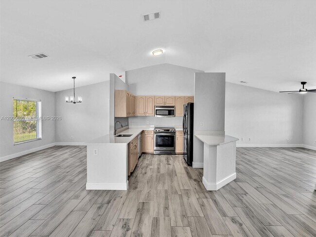 Building Photo - 2022 NW 9th Terrace