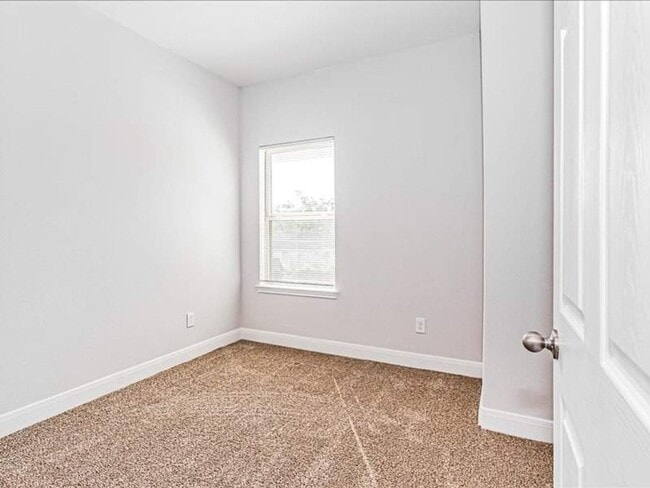 Building Photo - 8214 Parker Rd