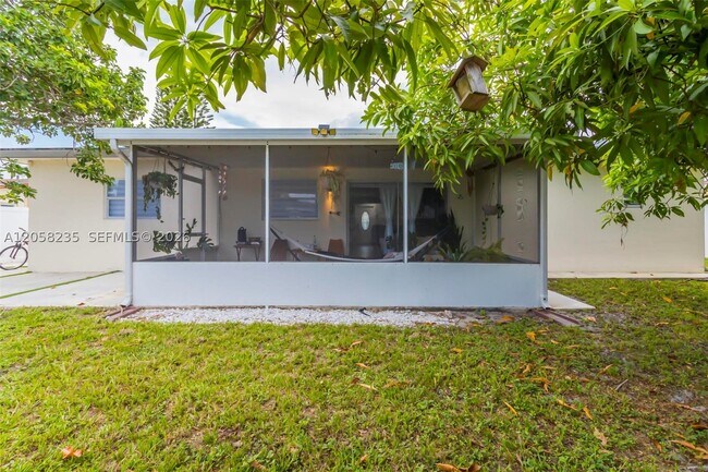 Building Photo - 4930 NW 17th St
