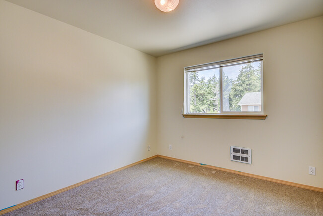 Building Photo - Two Bedroom Condo in Summerwind