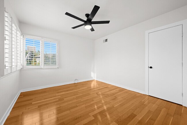 Building Photo - Renovated 3BR 2BA in Prime Beverly Hills | In-Unit W/D + Parking