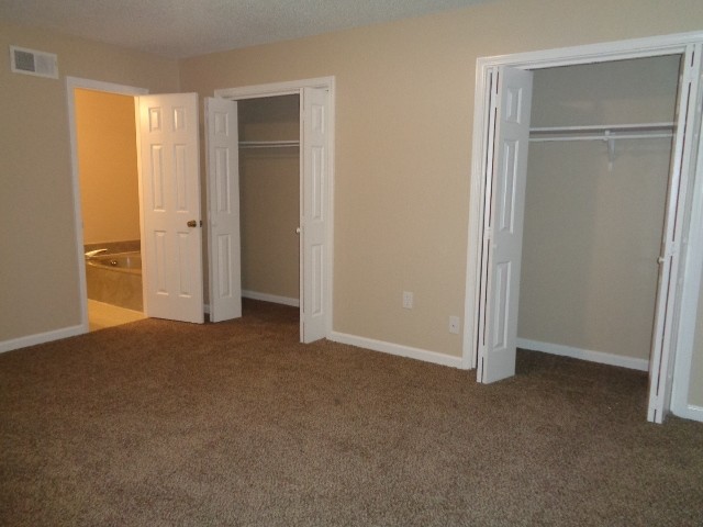 Building Photo - 7125 Farmhouse Dr