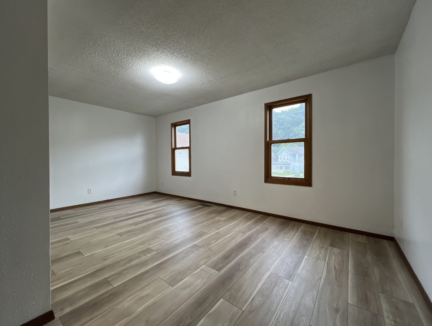 Building Photo - 455 W Locust St