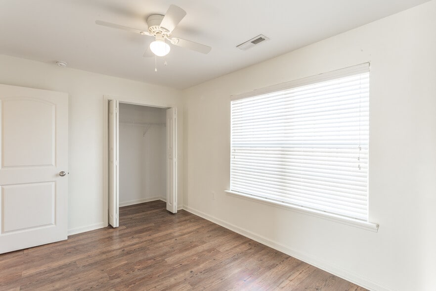 Building Photo - 270 Trunk St NE