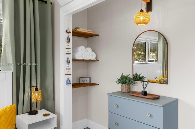 Building Photo - 1457 SE 7th St