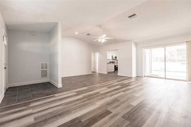 Building Photo - 11065 Waterford Ave