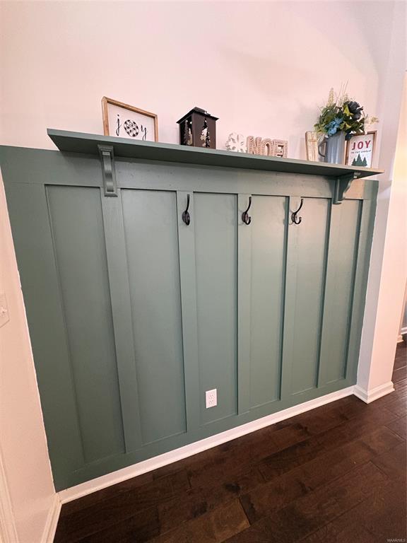 Building Photo - 9151 Cres Lodge Cir