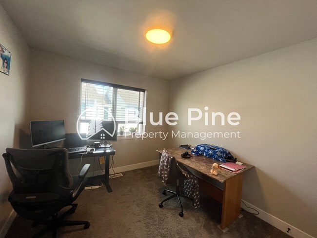 Building Photo - 2886 Sunburst Dr