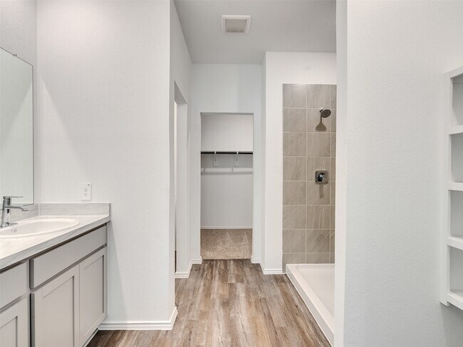 Building Photo - 24863 Springbluff Vly