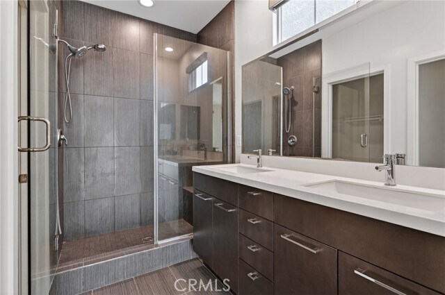 Building Photo - 1015 Somerton Dr