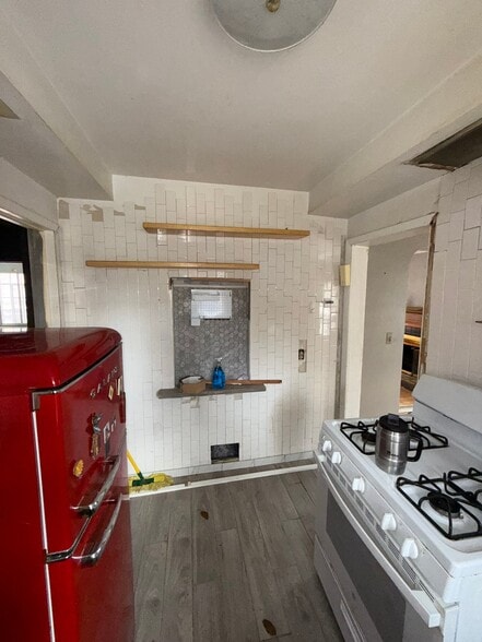 Building Photo - 3101 Iroquois Ave