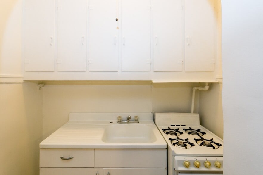 Building Photo - 4636 N Paulina St