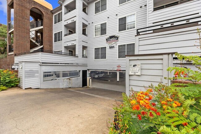Building Photo - 501 W 26th St