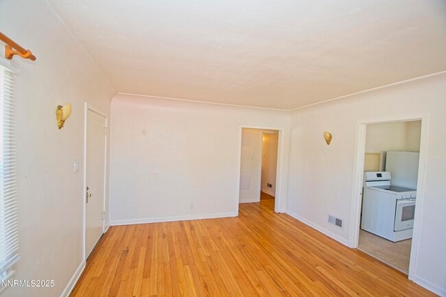 Building Photo - 202 Claremont St