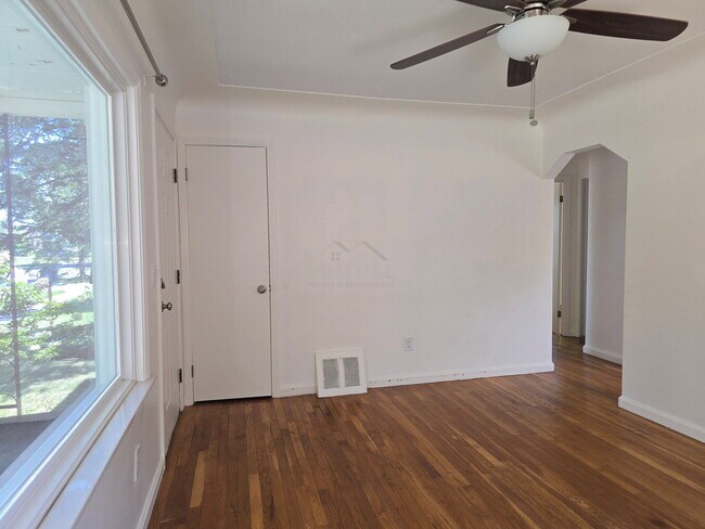 Building Photo - 534 Ardmore Dr