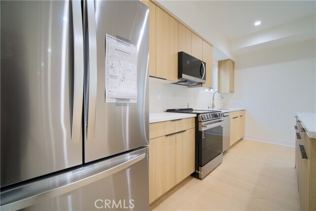 Building Photo - 257 S Ave 54