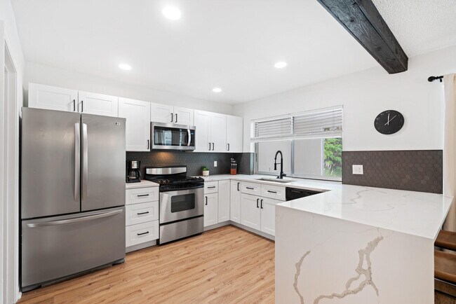 Building Photo - 1019 Larch Way