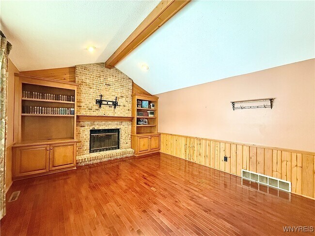 Building Photo - 8 Hummingbird Ln