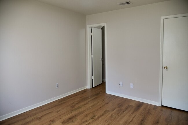 Building Photo - 1106 Mossy Branch St